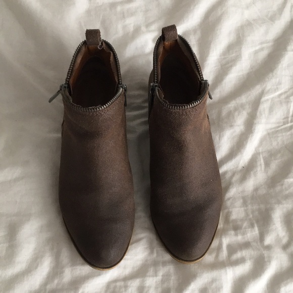 Lucky Brand Bartalino Bootie - Picture 3 of 7